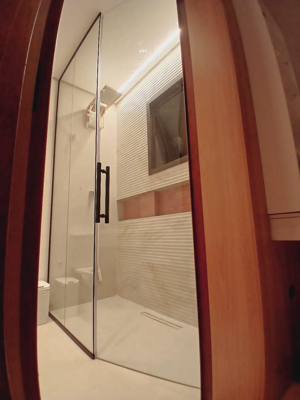 Box sauna ângulo 30° — Structta Esquadrias de Alumínio