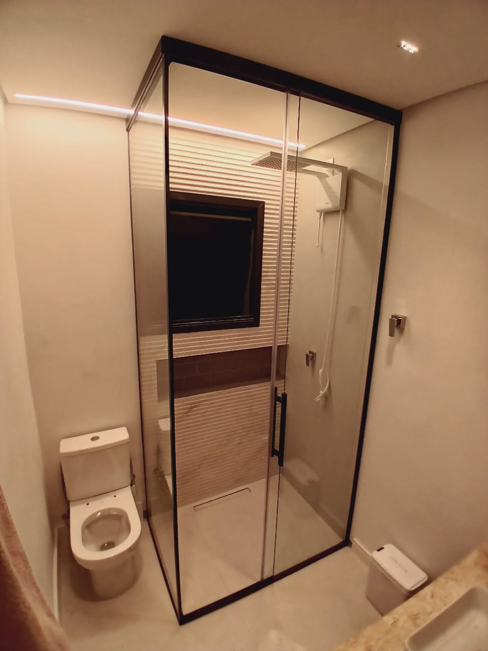 Box sauna de canto 45° — Structta Esquadrias de Alumínio