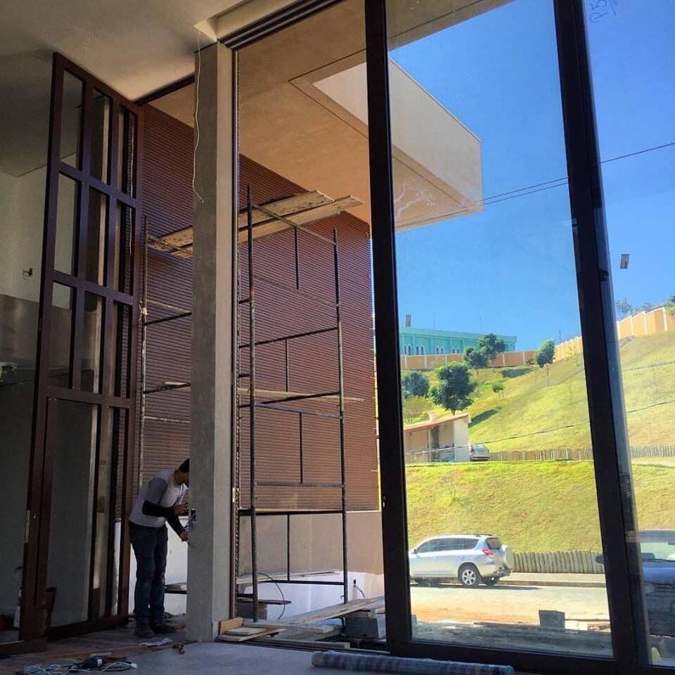 Portas — Structta Esquadrias de Alumínio